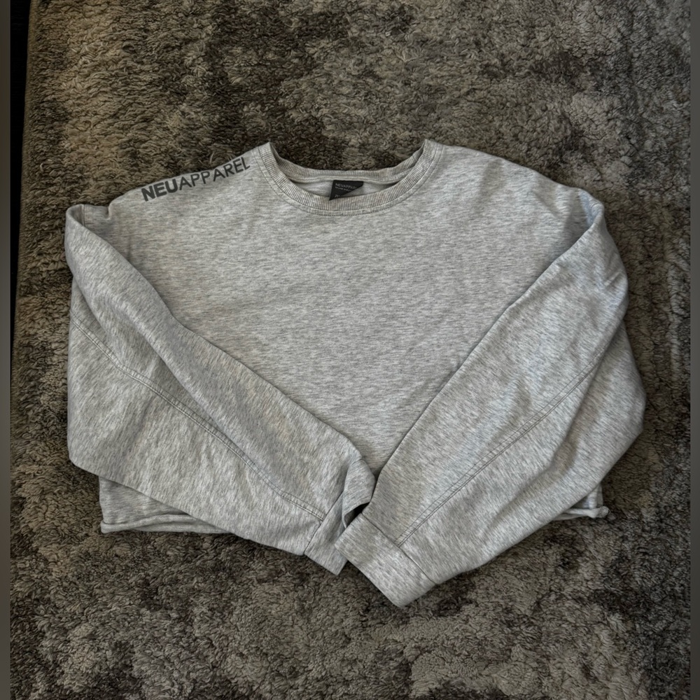NeuApparel Cropped Sweatshirt